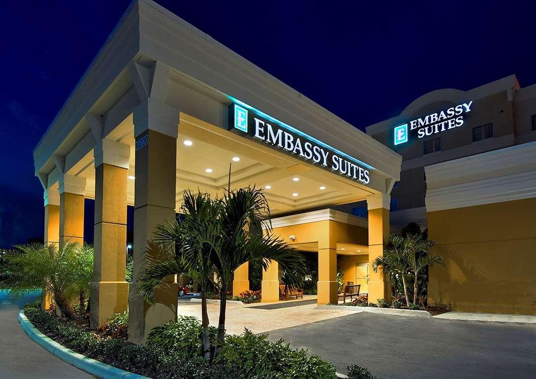 Embassy Suites By Hilton Tampa Brandon Heartland Exterior foto