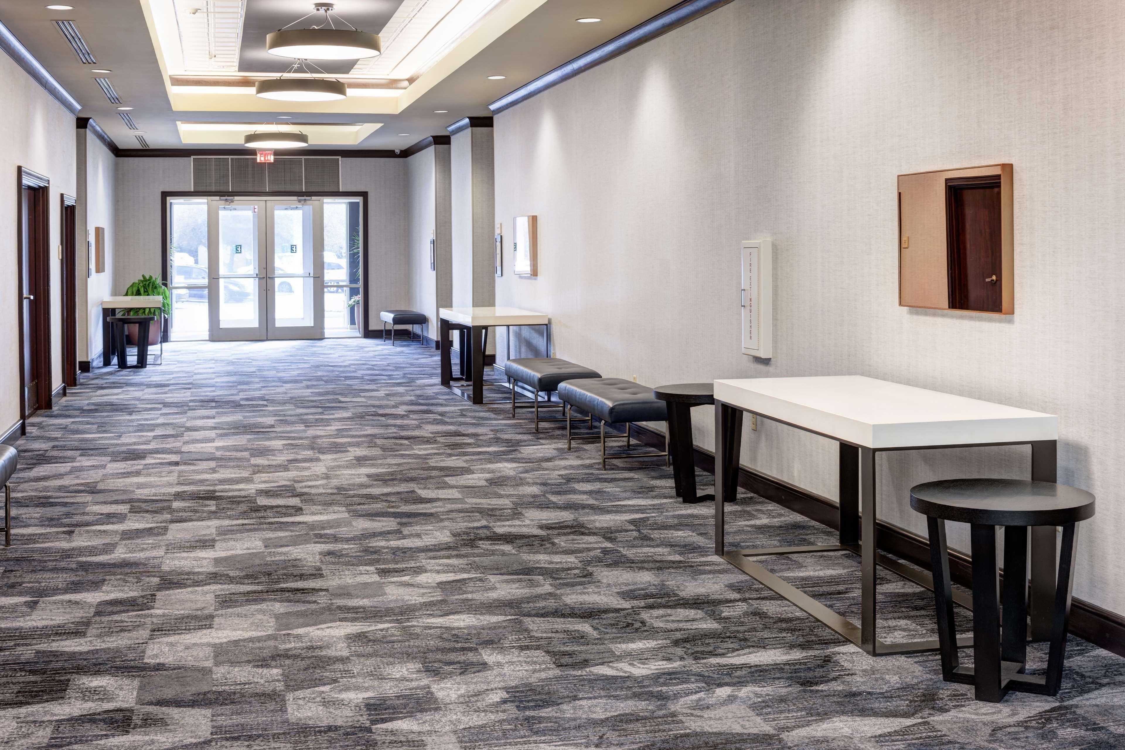 Embassy Suites By Hilton Tampa Brandon Heartland Exterior foto